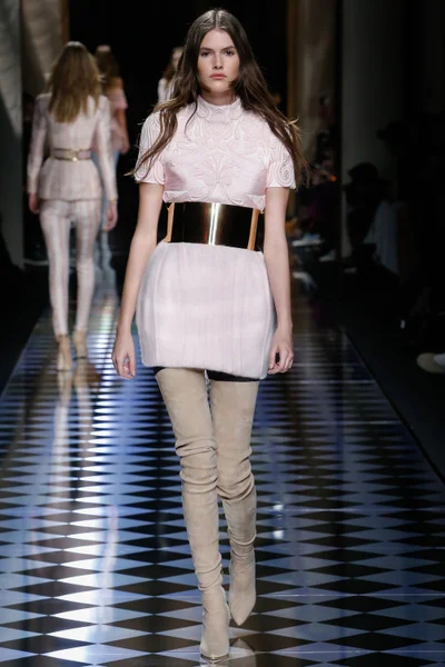 Look 9